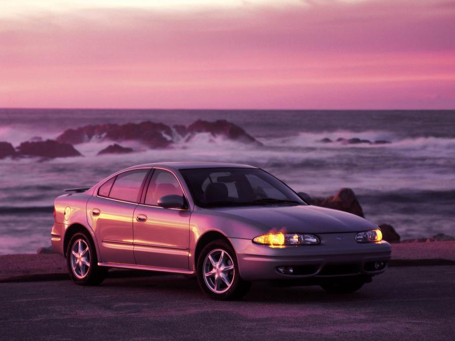  Oldsmobile Alero Sedan 1998 года  (фото 3 из 15)